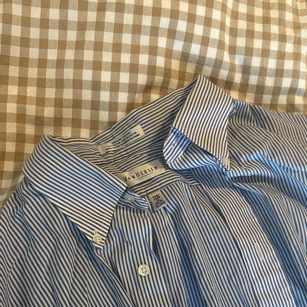 Vintage Van Heusen Men's White and Blue Pinstripe Shirt